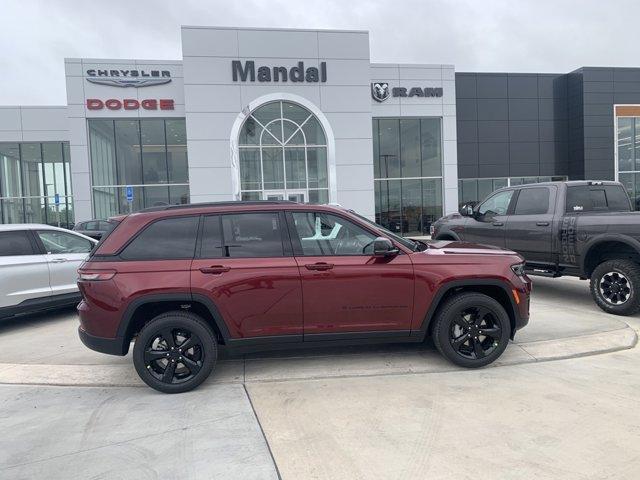 new 2024 Jeep Grand Cherokee car, priced at $39,669