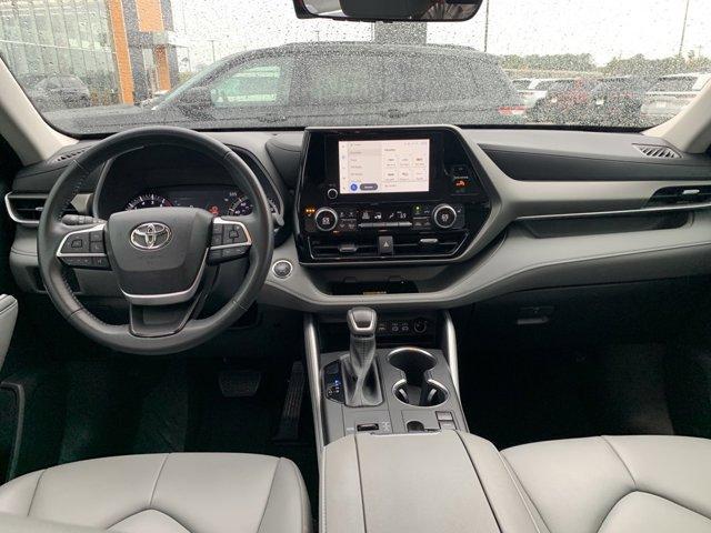 used 2023 Toyota Highlander car, priced at $37,977