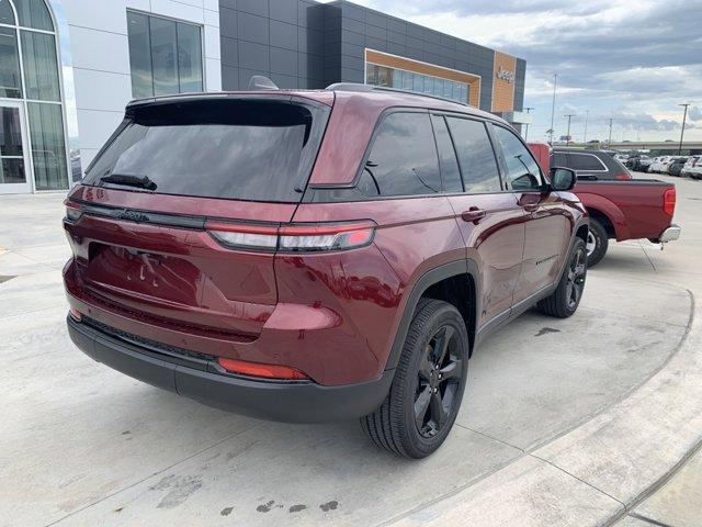 new 2024 Jeep Grand Cherokee car, priced at $40,240