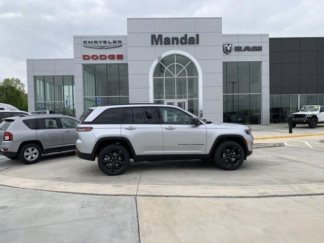 new 2025 Jeep Grand Cherokee car, priced at $39,870