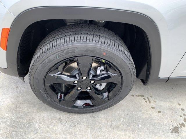 new 2025 Jeep Grand Cherokee car, priced at $43,316