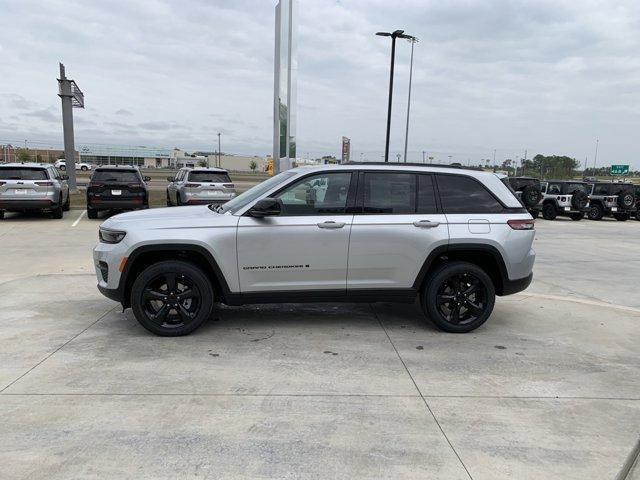 new 2025 Jeep Grand Cherokee car, priced at $43,316