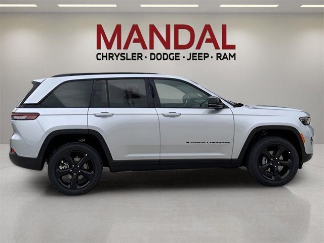 new 2025 Jeep Grand Cherokee car, priced at $39,870