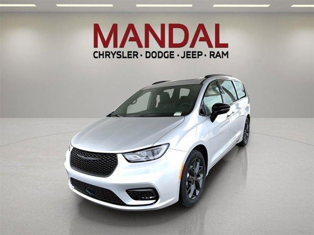 new 2026 Chrysler Pacifica car, priced at $49,185