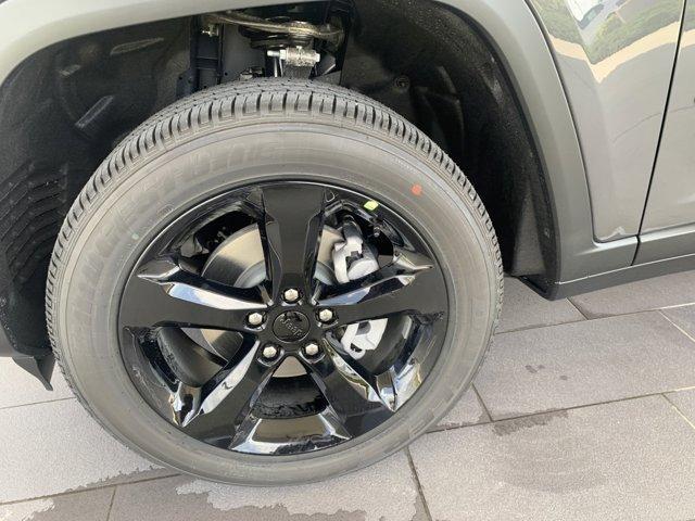 new 2025 Jeep Grand Cherokee car, priced at $40,226