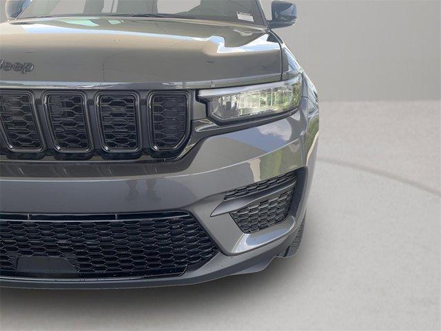 new 2025 Jeep Grand Cherokee car, priced at $40,226