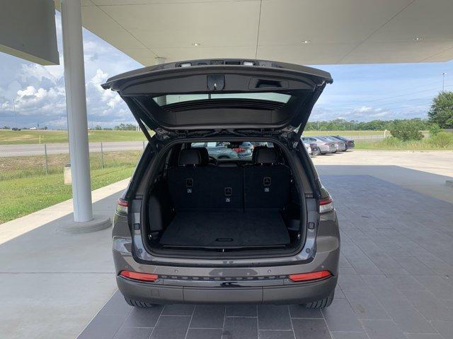 new 2025 Jeep Grand Cherokee car, priced at $40,226