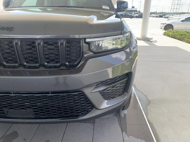 new 2025 Jeep Grand Cherokee car, priced at $40,226