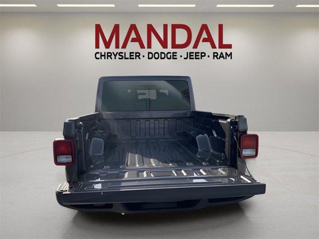 new 2025 Jeep Gladiator car, priced at $39,526