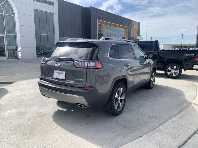 used 2019 Jeep Cherokee car, priced at $18,555