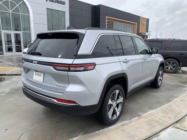 new 2024 Jeep Grand Cherokee car, priced at $43,942