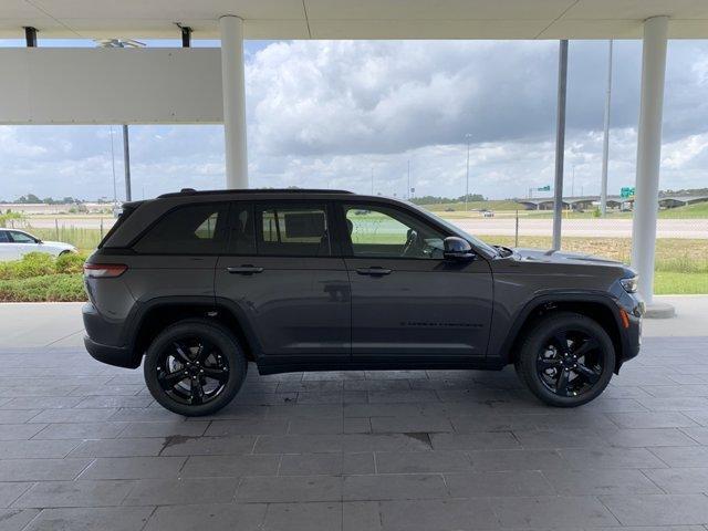 new 2025 Jeep Grand Cherokee car, priced at $46,301