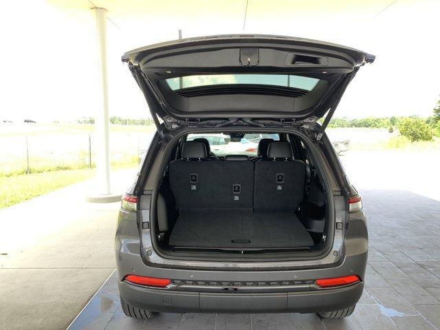 new 2025 Jeep Grand Cherokee car, priced at $46,301