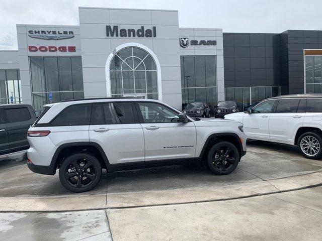 new 2024 Jeep Grand Cherokee car, priced at $40,071