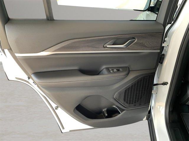 new 2025 Jeep Grand Cherokee car, priced at $45,075