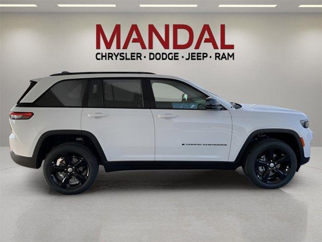 new 2025 Jeep Grand Cherokee car, priced at $45,075