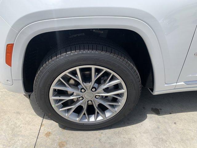 new 2025 Jeep Grand Cherokee car, priced at $53,686