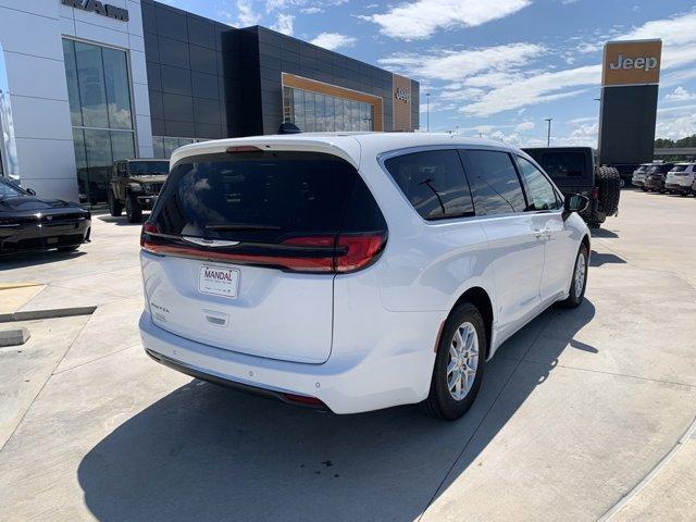used 2024 Chrysler Pacifica car, priced at $31,000