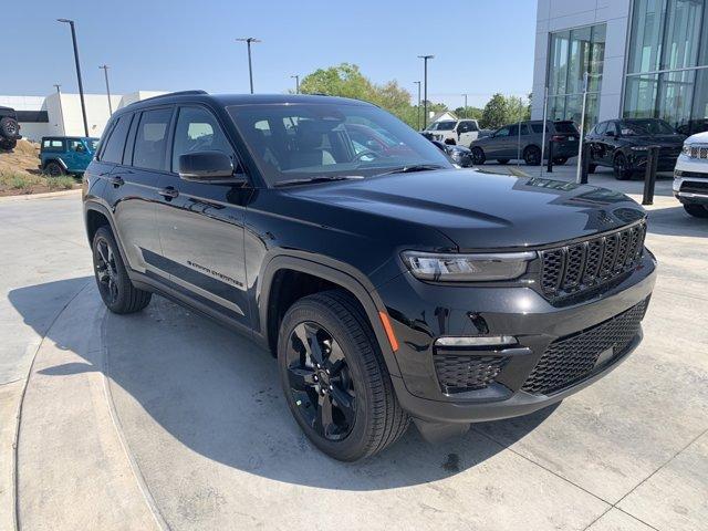 new 2024 Jeep Grand Cherokee car, priced at $41,939