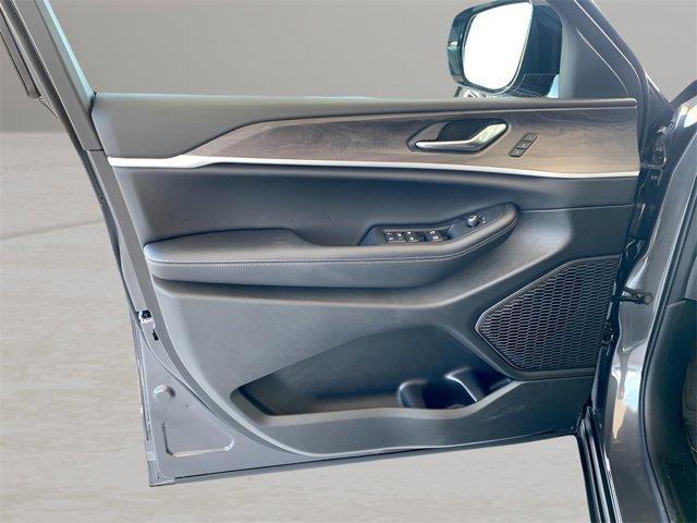 new 2025 Jeep Grand Cherokee car, priced at $42,360