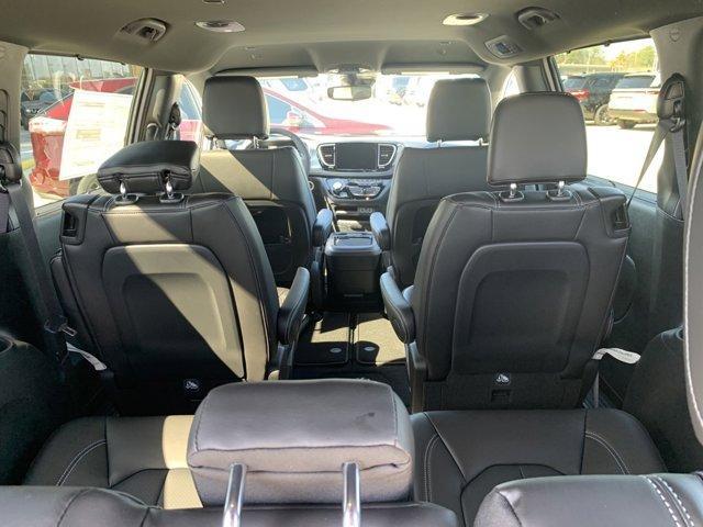 new 2024 Chrysler Pacifica car, priced at $41,977