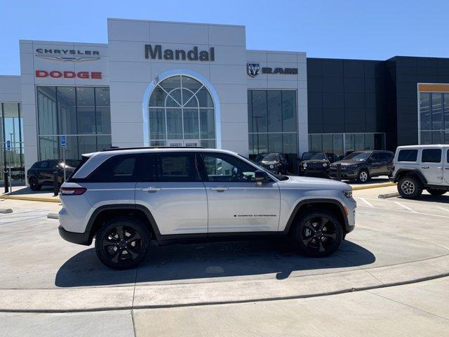 new 2024 Jeep Grand Cherokee car, priced at $41,935