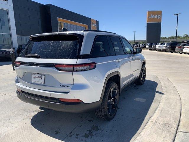 new 2024 Jeep Grand Cherokee car, priced at $49,805