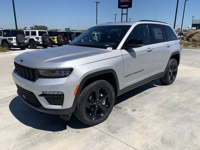 new 2024 Jeep Grand Cherokee car, priced at $49,805