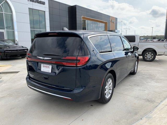 new 2025 Chrysler Pacifica car, priced at $41,427