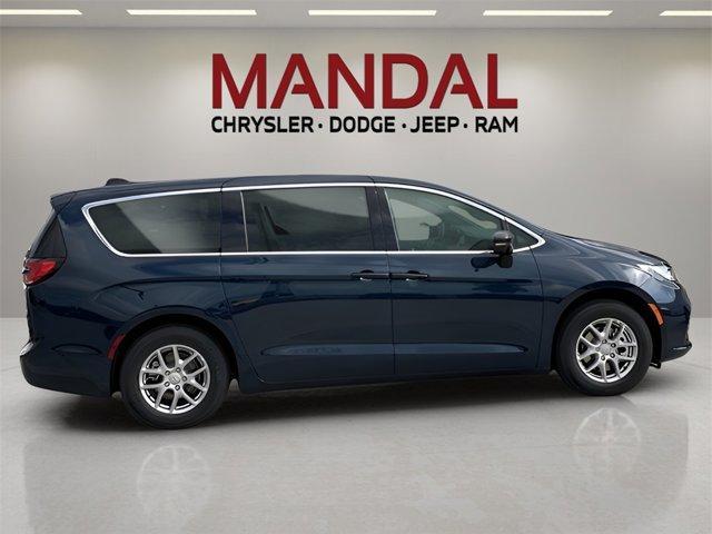 new 2025 Chrysler Pacifica car, priced at $41,427