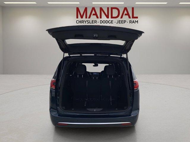 new 2025 Chrysler Pacifica car, priced at $41,427