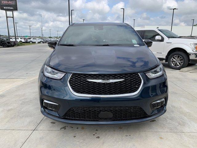 new 2025 Chrysler Pacifica car, priced at $41,427