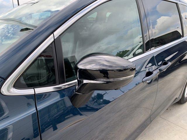 new 2025 Chrysler Pacifica car, priced at $41,427