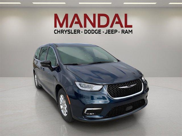 new 2025 Chrysler Pacifica car, priced at $41,427