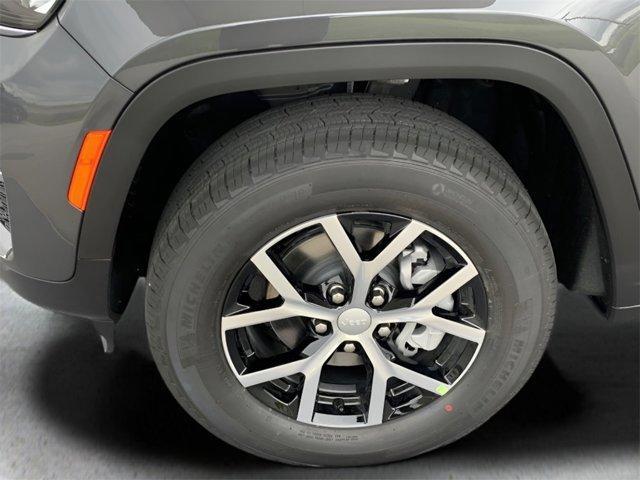 new 2025 Jeep Grand Cherokee car, priced at $42,600