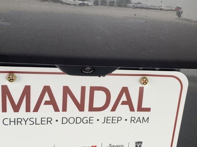 new 2025 Jeep Grand Cherokee car, priced at $42,600