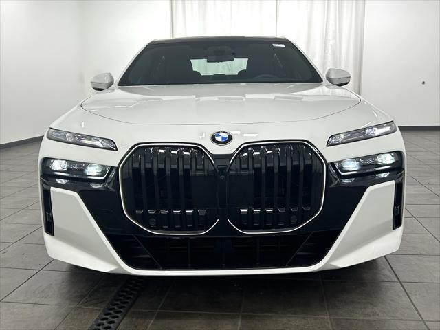 new 2025 BMW 760 car, priced at $132,125