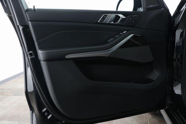new 2025 BMW X7 car, priced at $94,885