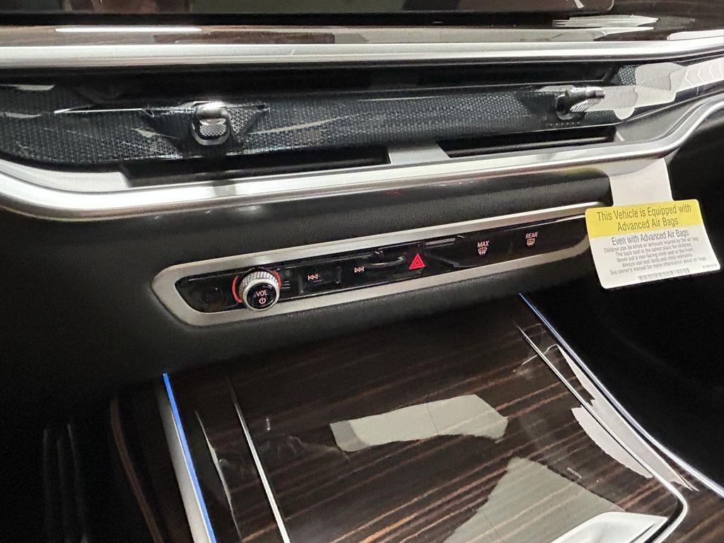 new 2026 BMW X7 car, priced at $102,685