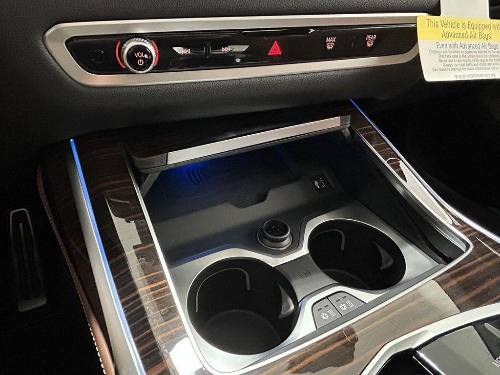 new 2026 BMW X7 car, priced at $102,685