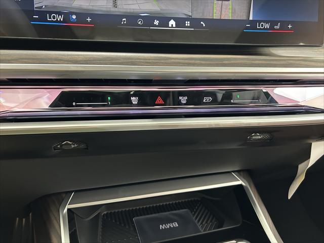new 2025 BMW 760 car, priced at $131,405