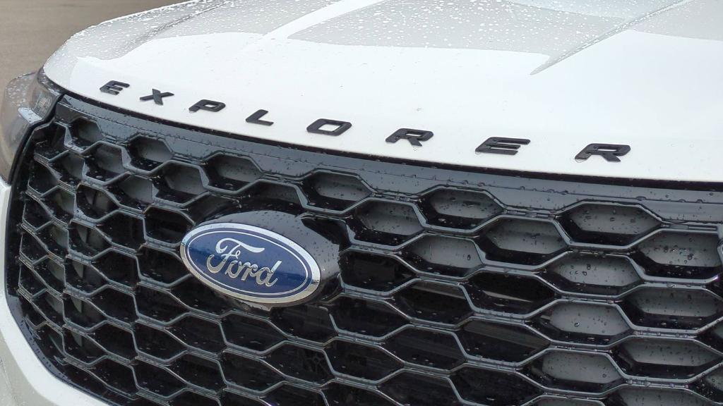 new 2025 Ford Explorer car, priced at $48,710