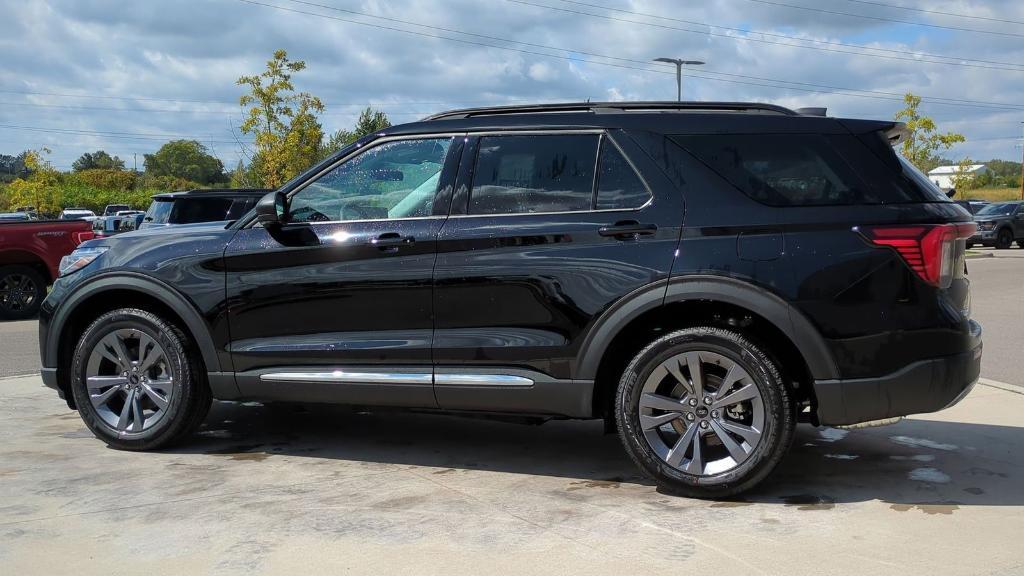 new 2025 Ford Explorer car, priced at $44,181