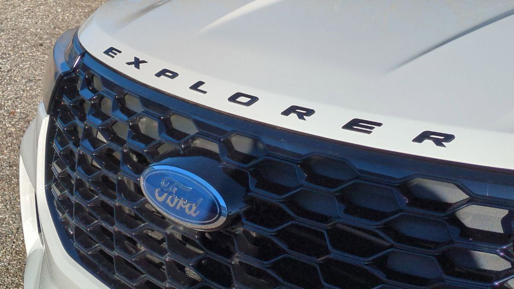 new 2025 Ford Explorer car, priced at $57,143