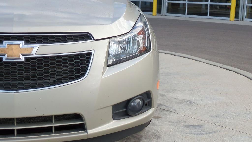 used 2014 Chevrolet Cruze car, priced at $8,995