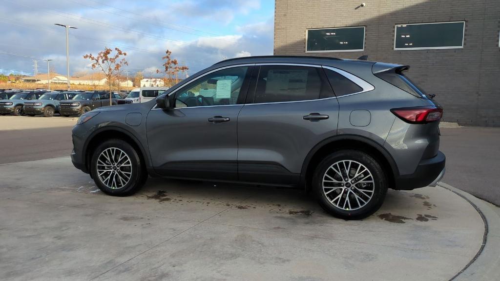 new 2025 Ford Escape car, priced at $37,220