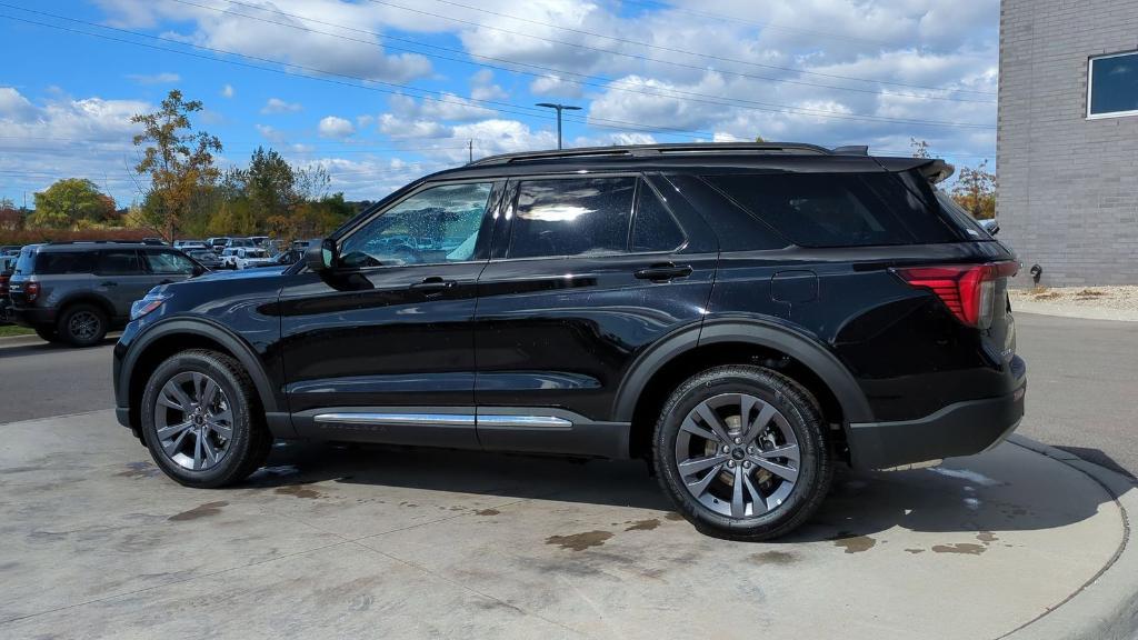 new 2025 Ford Explorer car, priced at $43,025