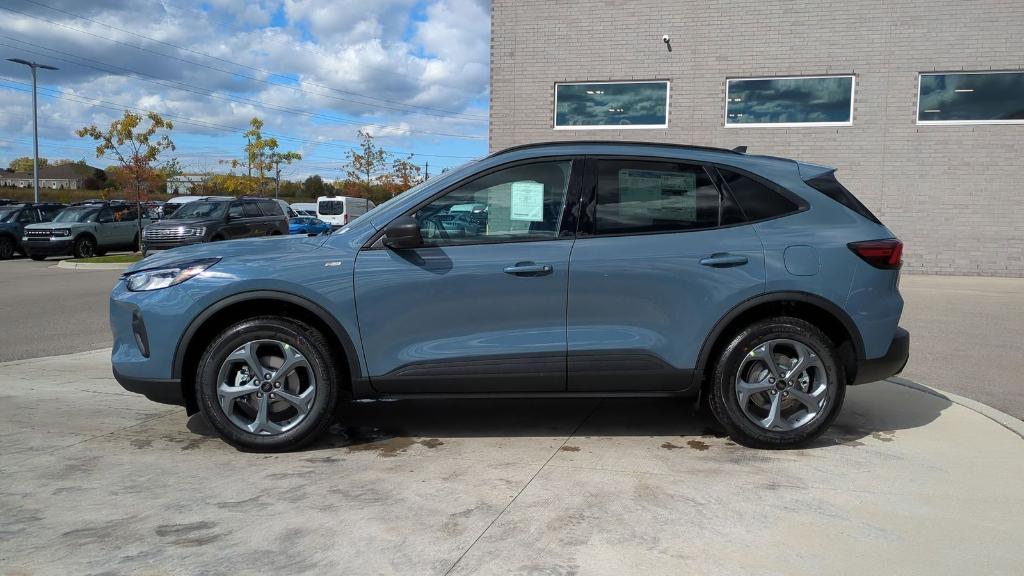 new 2025 Ford Escape car, priced at $31,060