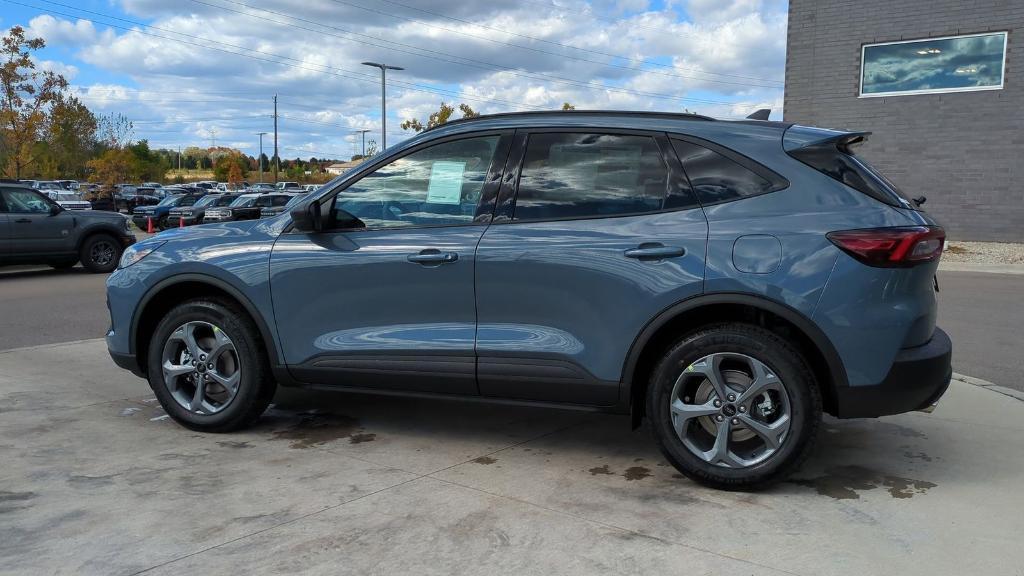 new 2025 Ford Escape car, priced at $31,060