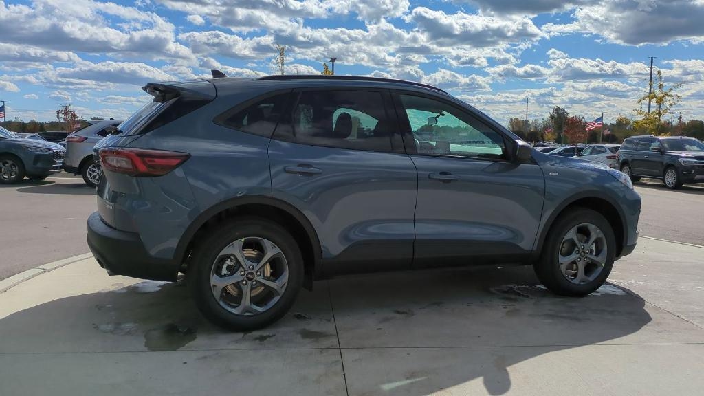 new 2025 Ford Escape car, priced at $31,060